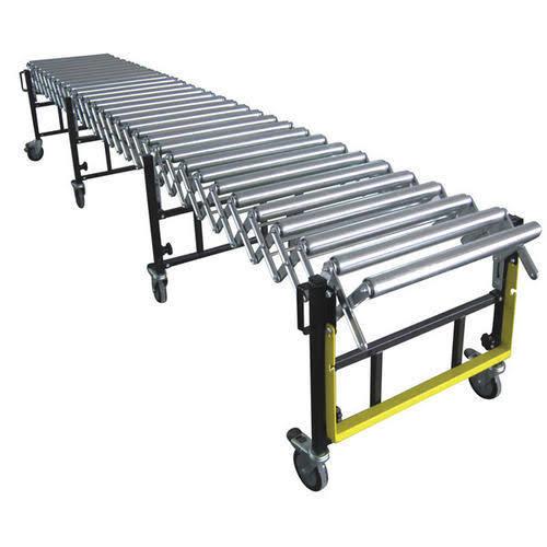 Flexible roller conveyor